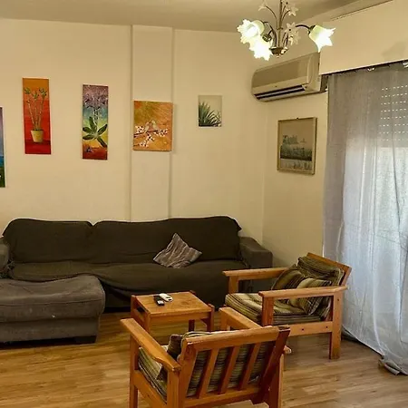 Big 2 Bedroom Flat With Access